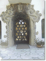 Front entrance of Walter Temple home, 'La Casa Nueva,' 2000