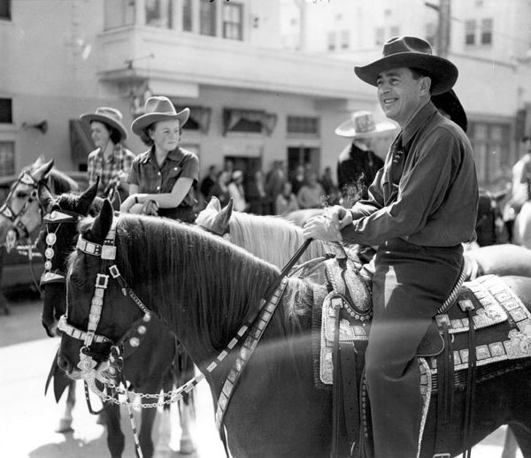 Philip K. Wrigley and his two daughters, Ada Blanche and Dorothy, riding on horseback in Avalon, 1937