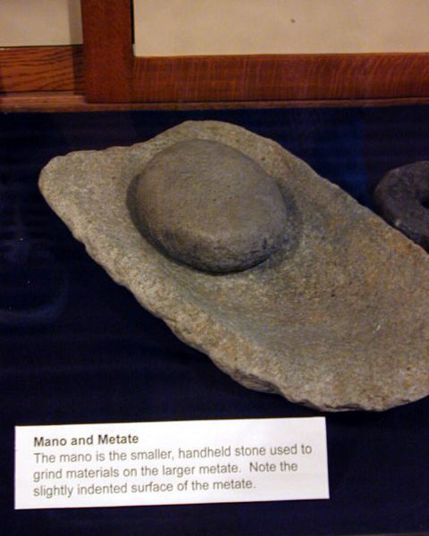 Steatite mano and metate